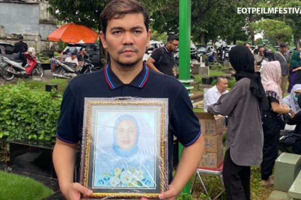 Indra Bekti Kenang Kebersamaan dengan Ibu Sambung