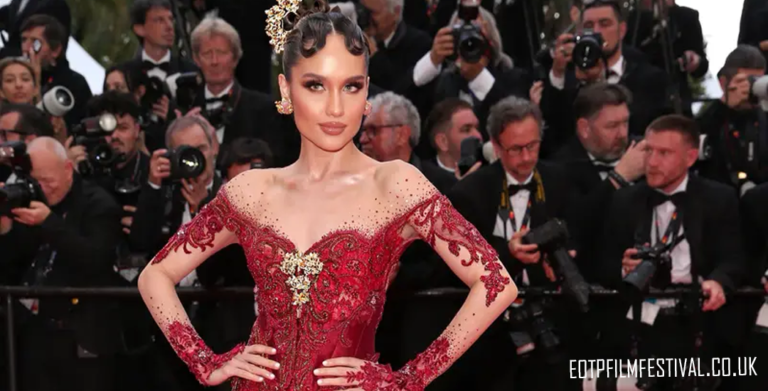 Cinta Laura Tampil Seksi dengan Kebaya Merah di Cannes 2025