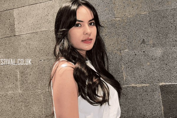 Steffi Zamora Aktris dan Penyanyi yang Dekat dengan Nino Steffi Zamora Aktris dan Penyanyi yang Dekat dengan Nino