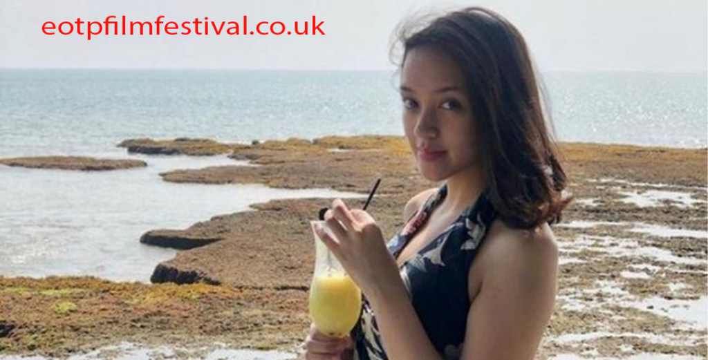 Amanda Zahra Unggah Foto Terbaru di Tepi Pantai yang Memikat Amanda Zahra Unggah Foto